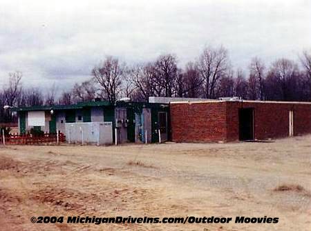 Crest Drive-In Theatre - Crest Snackbar 1990 Courtesy Darryl Burgess-Outdoor Moovies